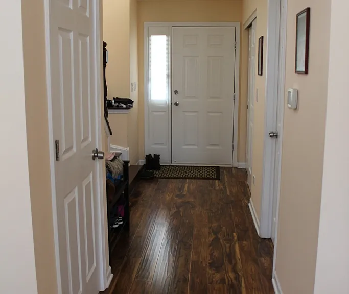 707 Kingsbridge Dr — Photo 2