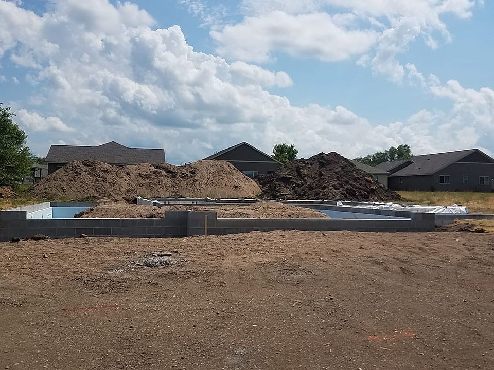 2nd image of 716 4th St NW