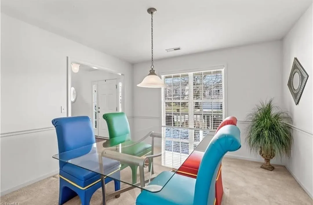 3 bed, 2.5 bath, 2048 sqft, $2,000 — Photo 4
