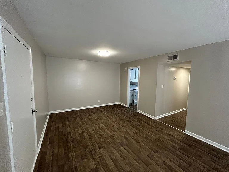 Riverbend Apartments — Photo 54