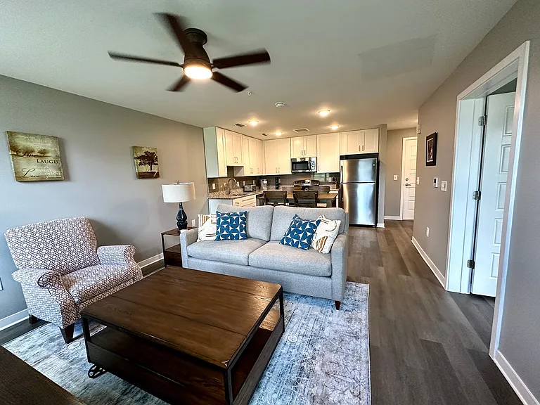 Avenue 6 - Luxury Apartments Downtown Huntsville South — Photo 55