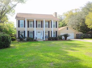14 Lakeshore Dr, Shalimar, FL 32579