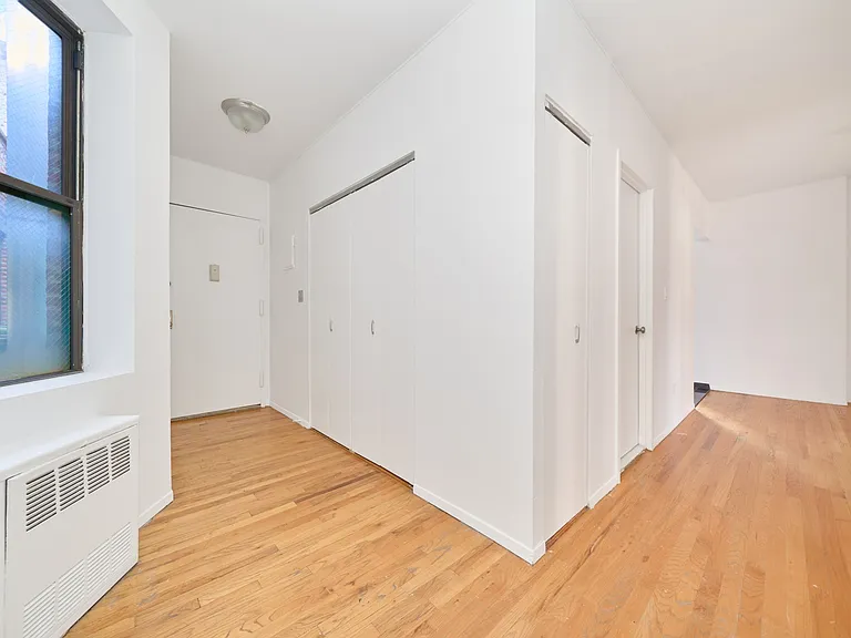 484 9th Ave #2A — Photo 4
