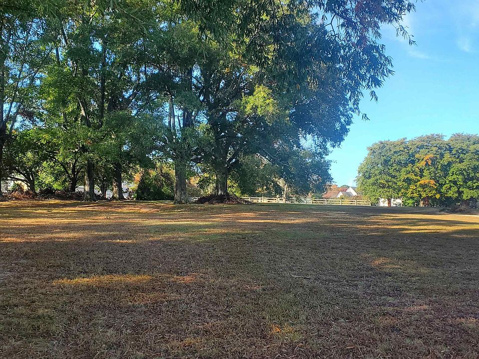 2nd image of 6224 Sunset Lake Rd