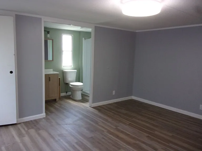 314 Clayton Ave — Photo 8