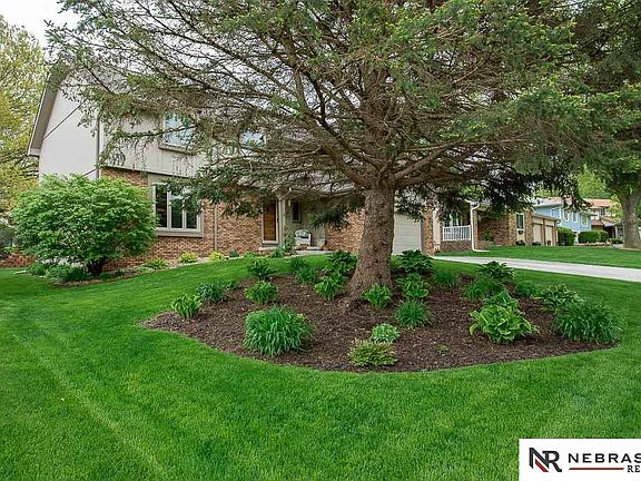 3rd image of 835 S 113th Avenue Cir