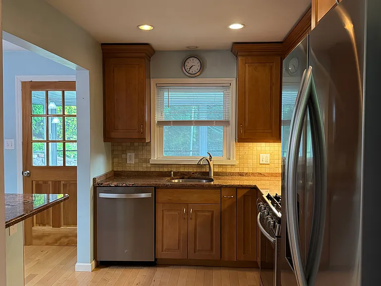 243 Donaldson Ave — Photo 5