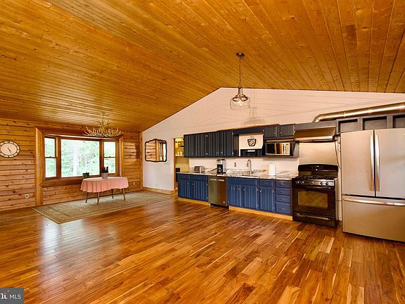 4th image of 15301 Poplar Hill Rd