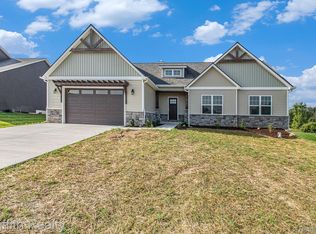 2763 Clivedon Rd, Howell, MI 48843