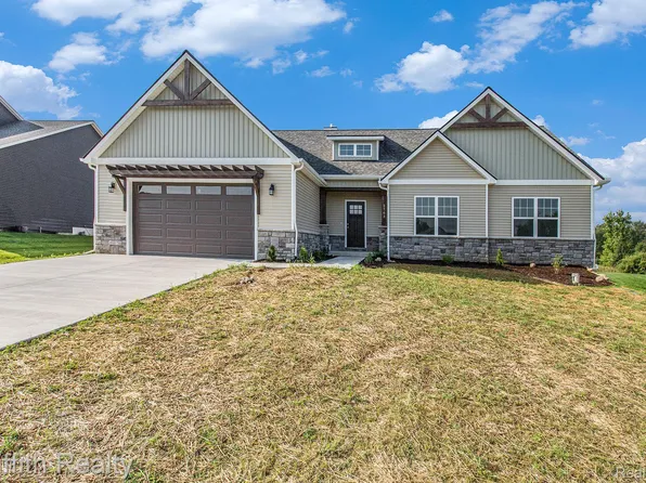 2763 Clivedon Rd, Howell, MI 48843