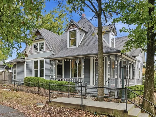 10 White St, Eureka Springs, AR 72632