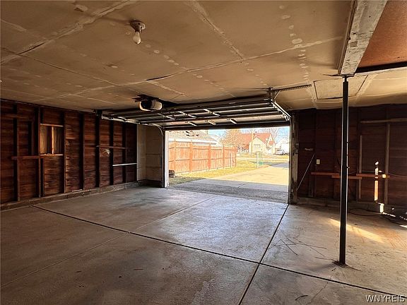 4th image of 134 Colby St