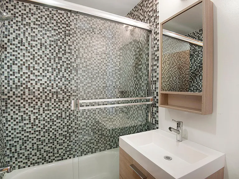 5303 Satsuma Ave #117 — Photo 15