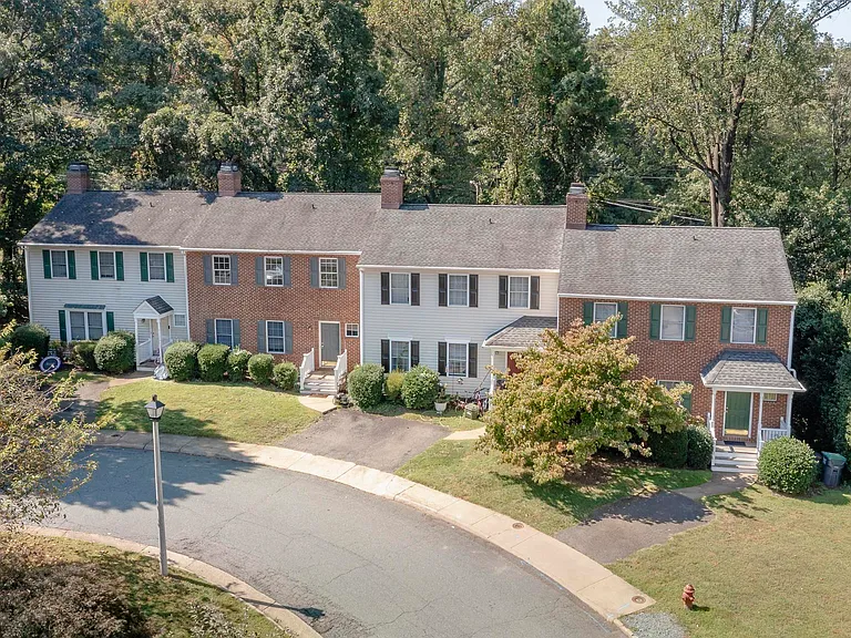 112 Brandywine Ct — Photo 1