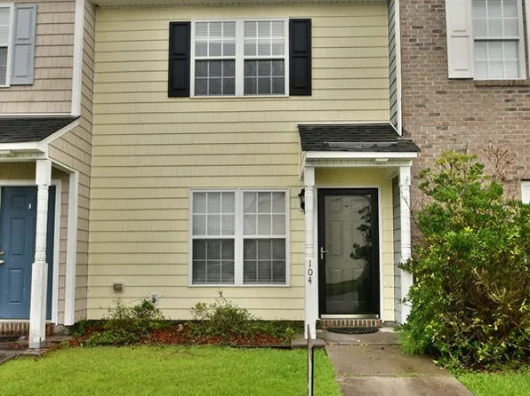 104 Streamwood Dr, Jacksonville, NC 28546