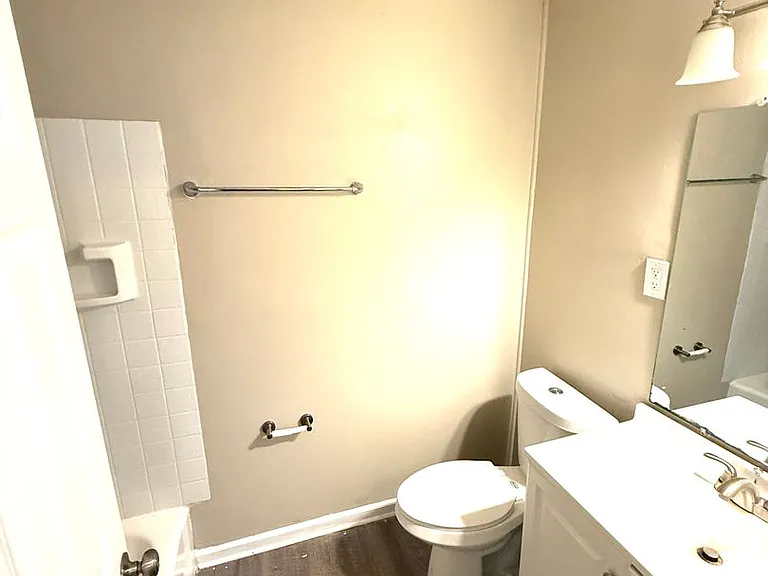 942 Parkwood Ct — Photo 9