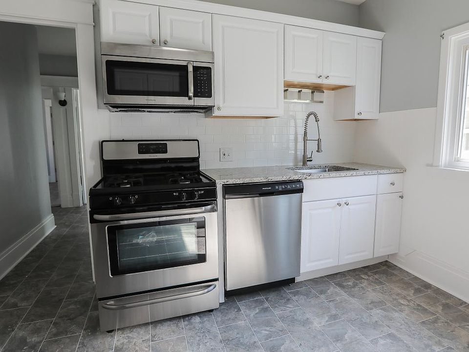 1st image of 161 Tacoma Ave #2