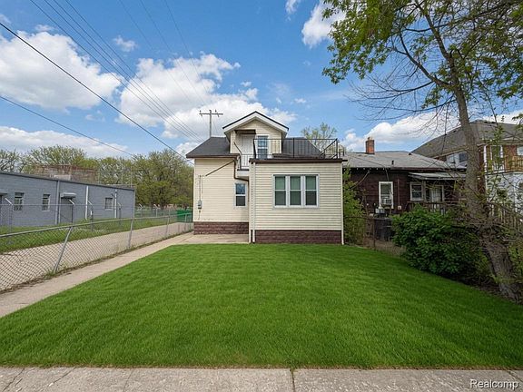 2nd image of 15935 Normandy St