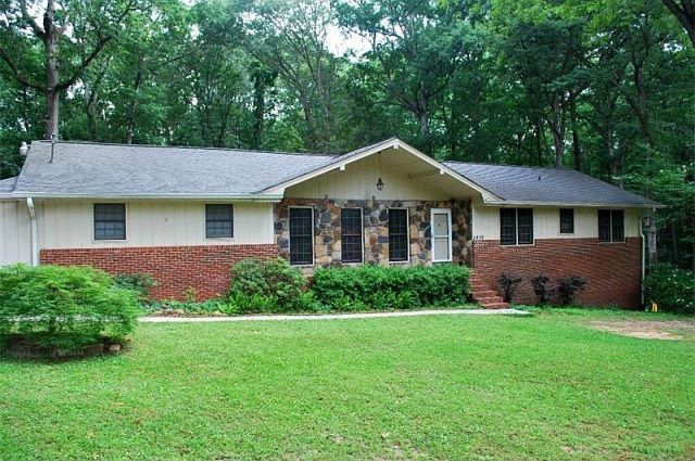 2nd image of 2830 Greenbrook Ct