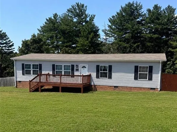 176 Ring Place Rd, Mount Airy, NC 27030
