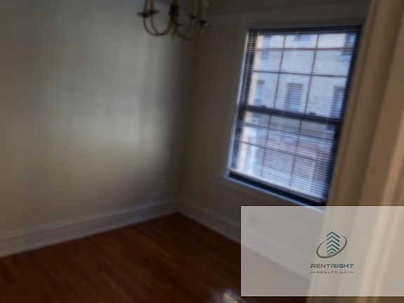 5th image of 2617-25 W Gunnison St #2621-2O