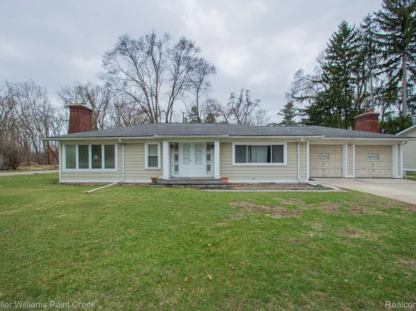 49525 Shelby Rd, Shelby Township, MI 48317