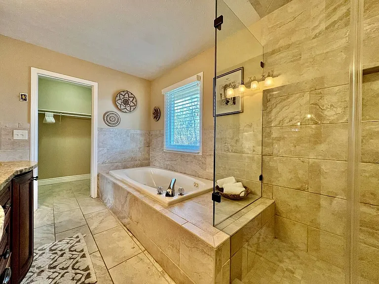 7184 Gregory Creek Ln — Photo 17