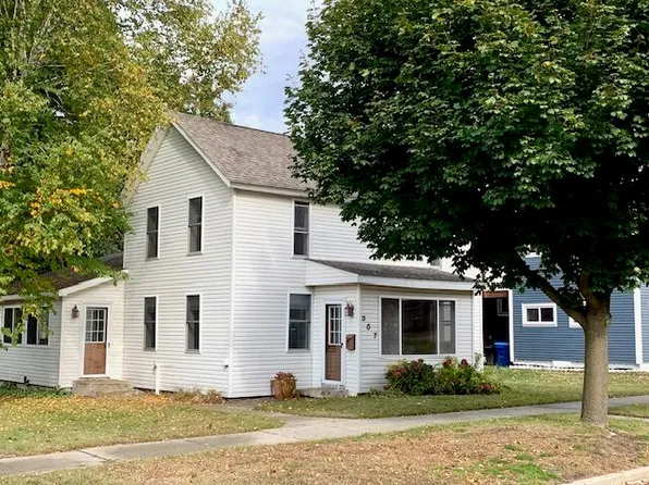 307 5th St, Ludington, MI 49431