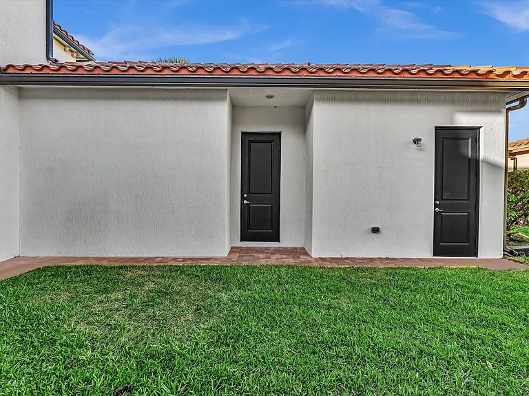 10630 SW 55th St — Photo 36