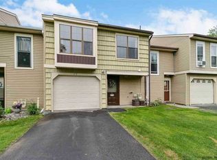 49 Meadowlark Dr, Cohoes, NY 12047