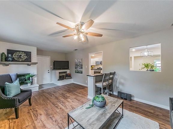 2nd image of 721 Schilder Dr
