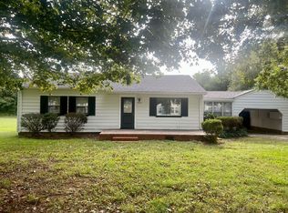 1027 Woody Dr, Graham, NC 27253