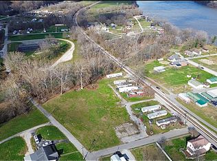 102 E 3rd St, Vanceburg, KY 41179