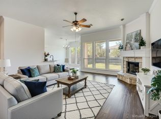 803 W Lonesome Dove Trl, Arlington, TX 76001
