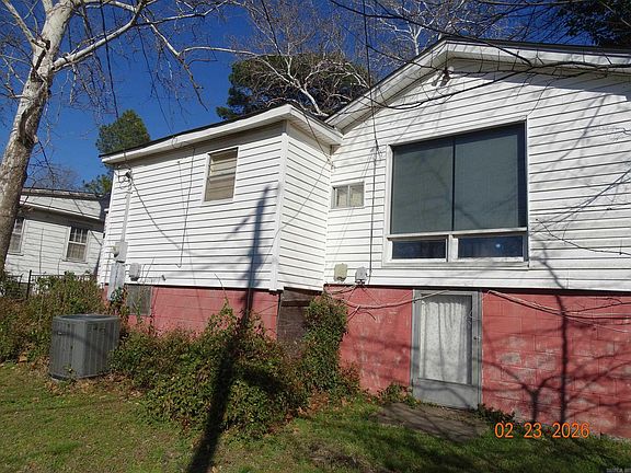 3rd image of 1608 Green Meadow Dr