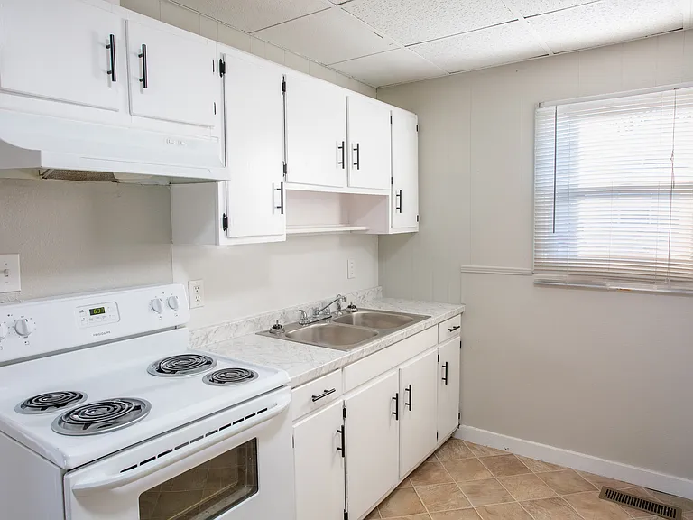 5704-5704A Maxon Ave #A — Photo 13