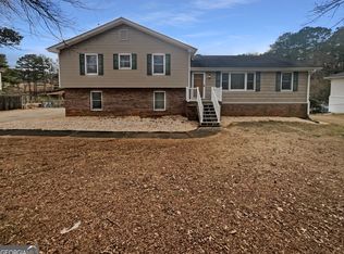 1689 Rangewood Dr SW, Lilburn, GA 30047