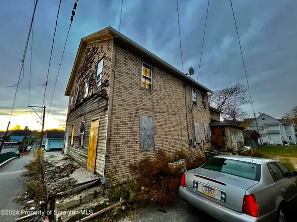 325-327 S Decker Ct, Scranton, PA 18504