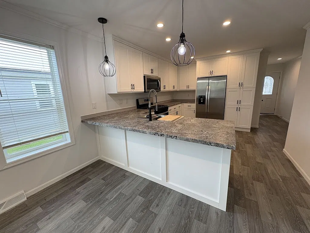 3 bed, 2.0 bath, 1502 sqft, $1,999 — Photo 4