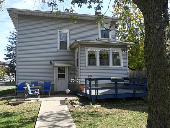 4th image of 891 S Prospect St
