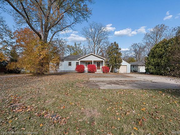 2nd image of 41190 Savage Rd