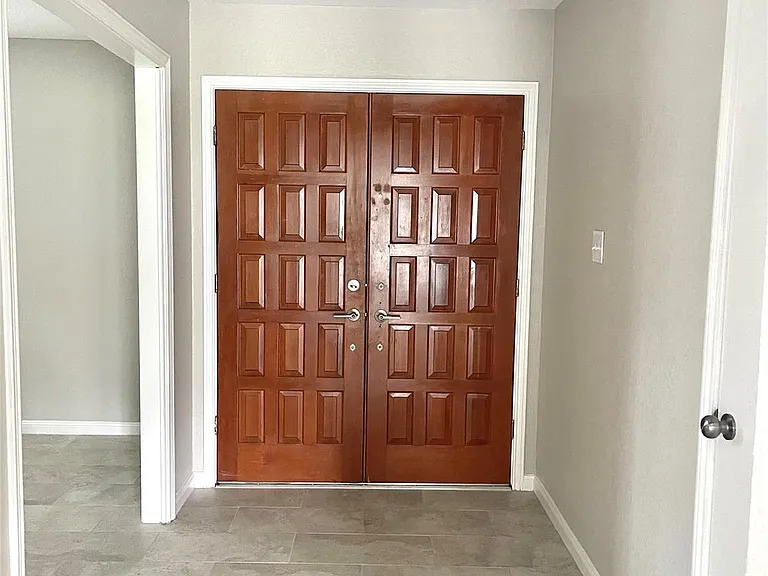 321 Petunia St — Photo 2