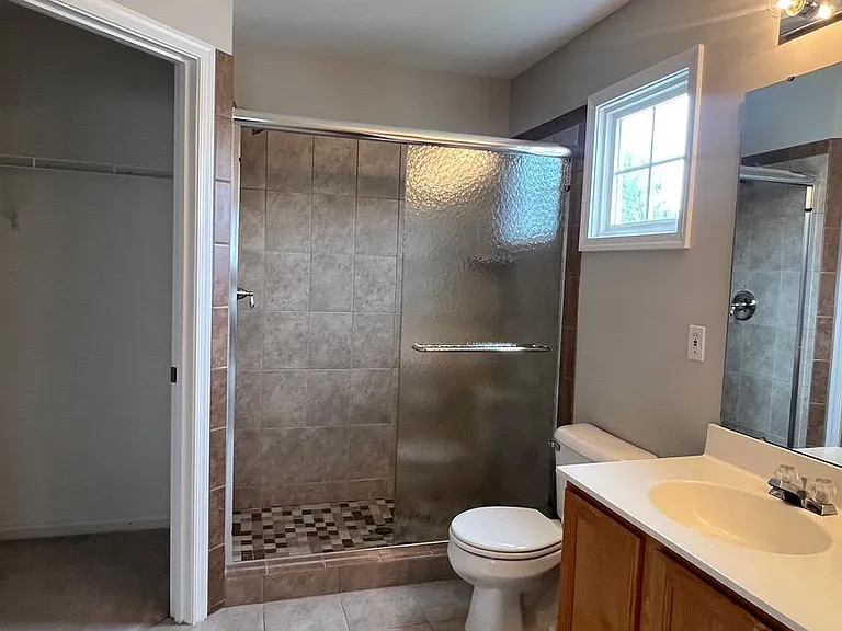 16 Emerald Dr — Photo 34
