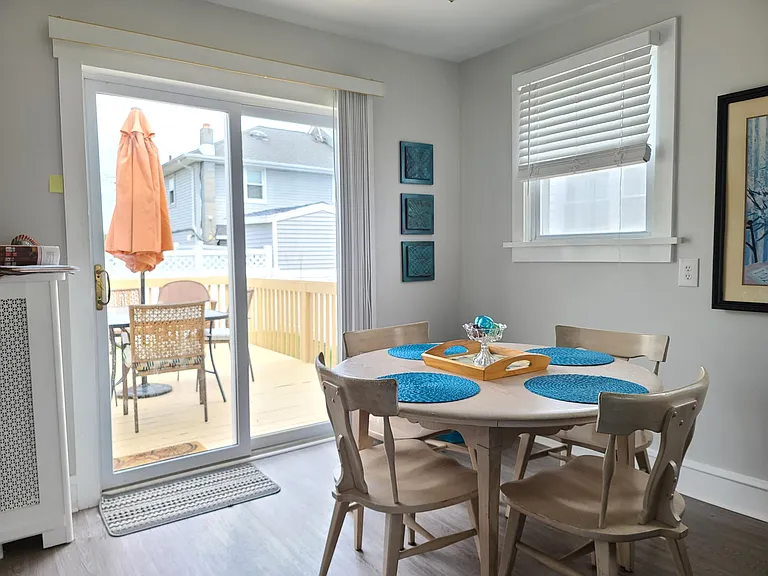 425 N Kenyon Ave — Photo 5