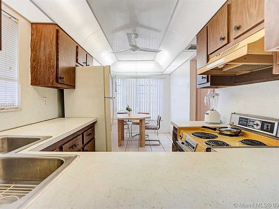 3rd image of 5961 NW 61st Ave APT 212