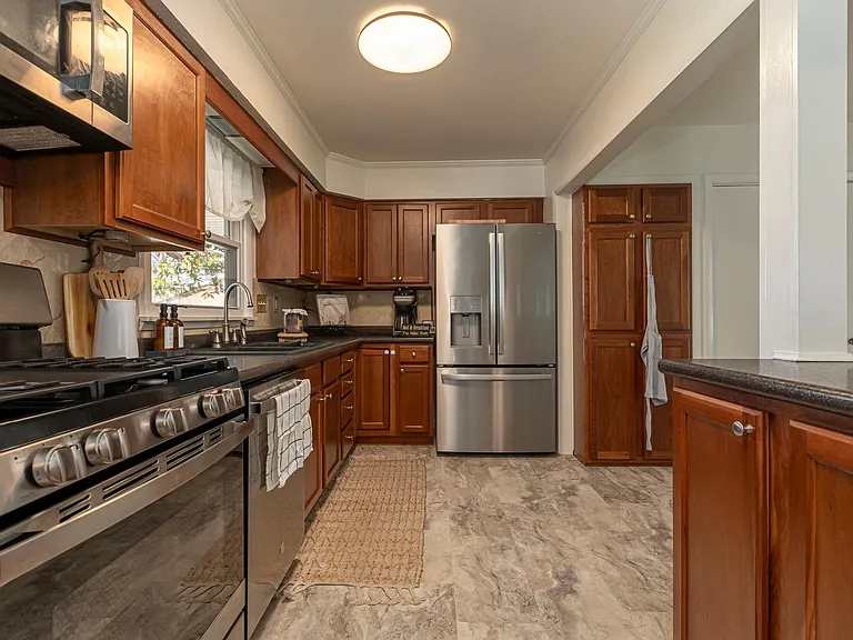 609 S Emerald Ln — Photo 6
