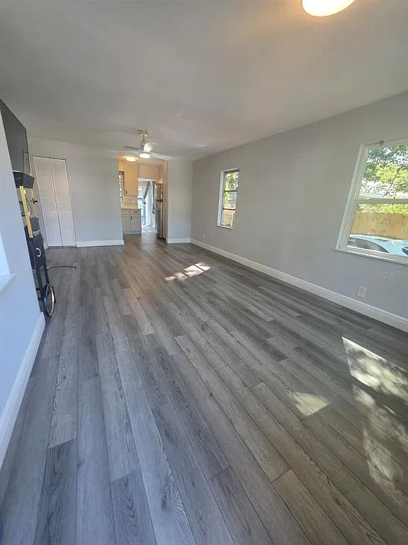 3 bed, 2.0 bath, 876 sqft, $2,900 — Photo 4