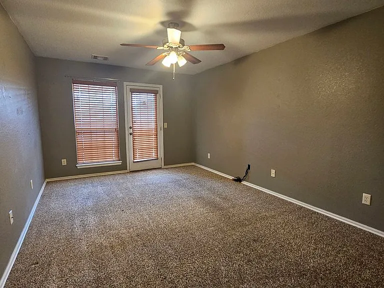 1006 SW 23rd St — Photo 11