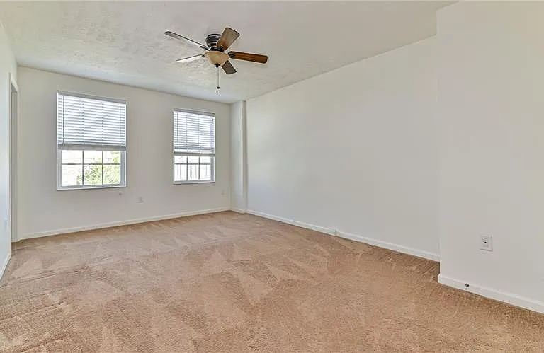209 Ascot Ct — Photo 13
