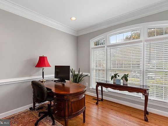 3rd image of 6458 Lake Meadow Dr